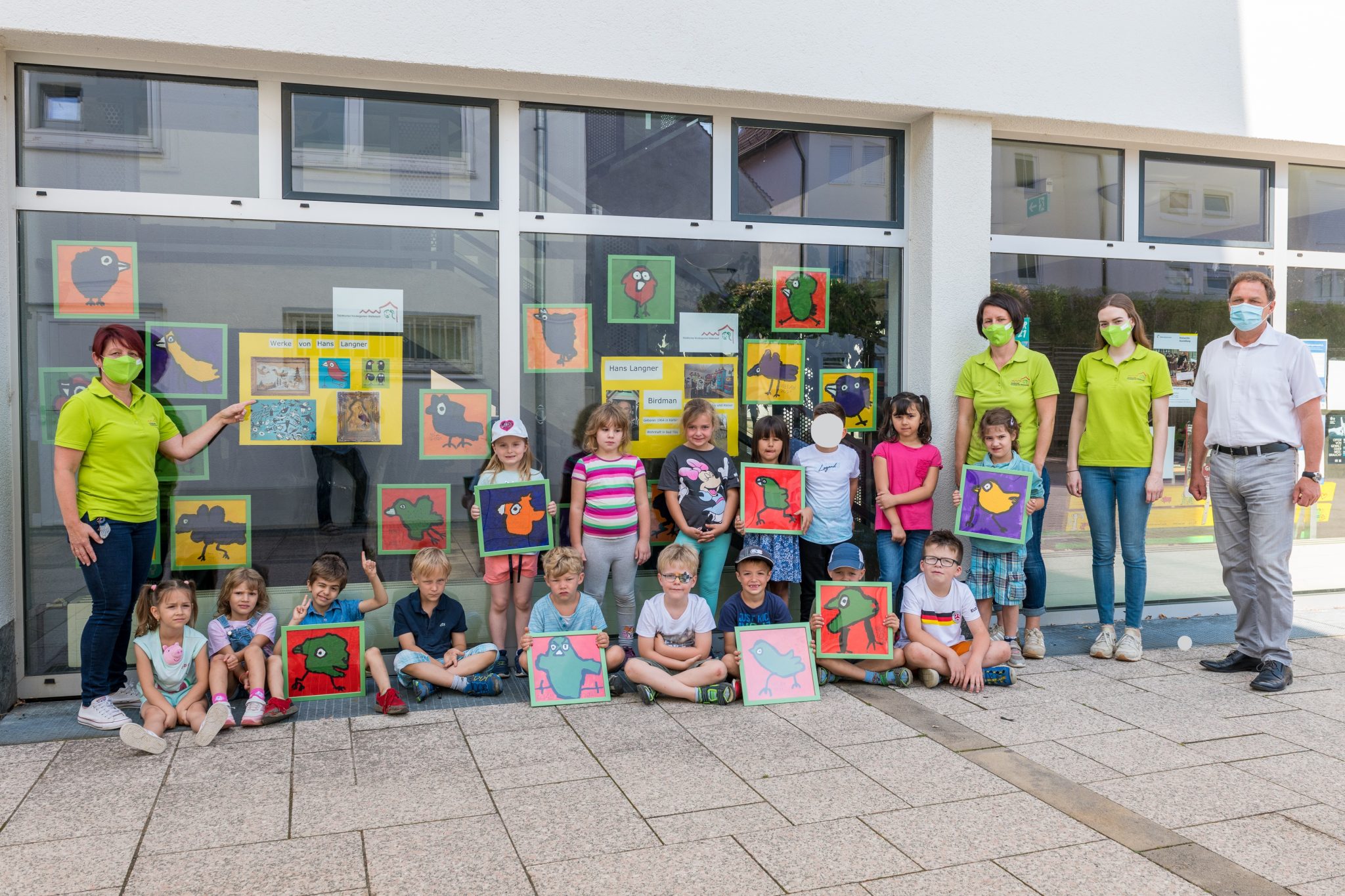 Städtischer Kindergarten Waibstadt | Bunte Vögel sind ins Rathaus